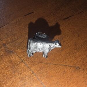 Pewter Cow Brooch / Pin UnSigned .25"x.25" Approx